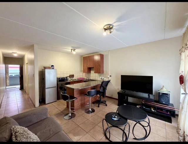 1 BEDROOM APARTMENT FOR SALE IN HALFWAY HOUSE